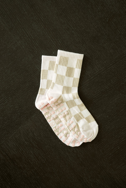 Blush & Sand Checkered Grip Pilates Sock – cotton non-slip socks with pink heart grippies. Unisex, one size fits all for Pilates, yoga & barre.