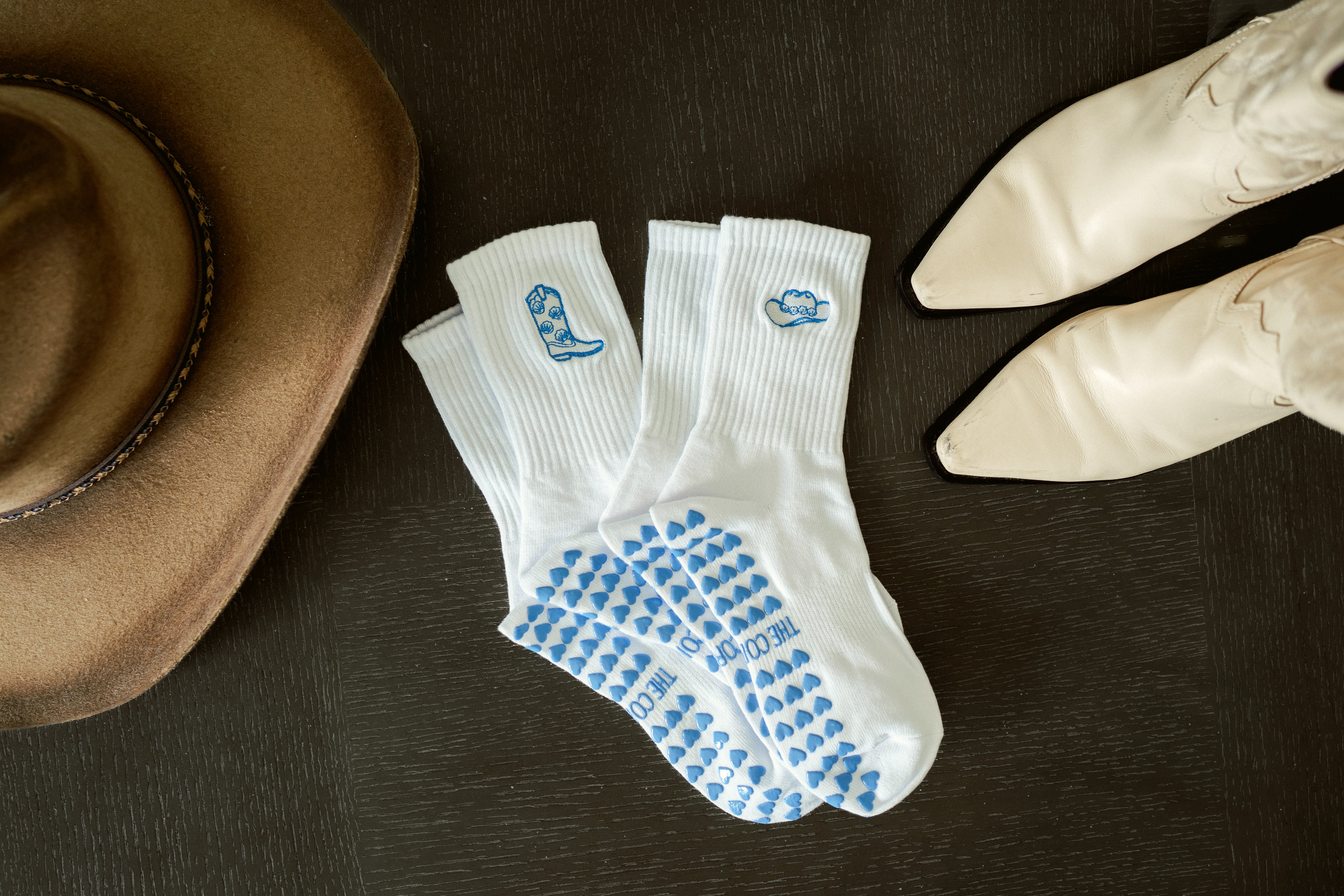 The Core Club, TCC Cowboy Boot Grip Pilates Sock – cotton non-slip socks with embroidered cowboy boot & seashells and matching blue heart grippies. Perfect for Pilates, yoga & barre