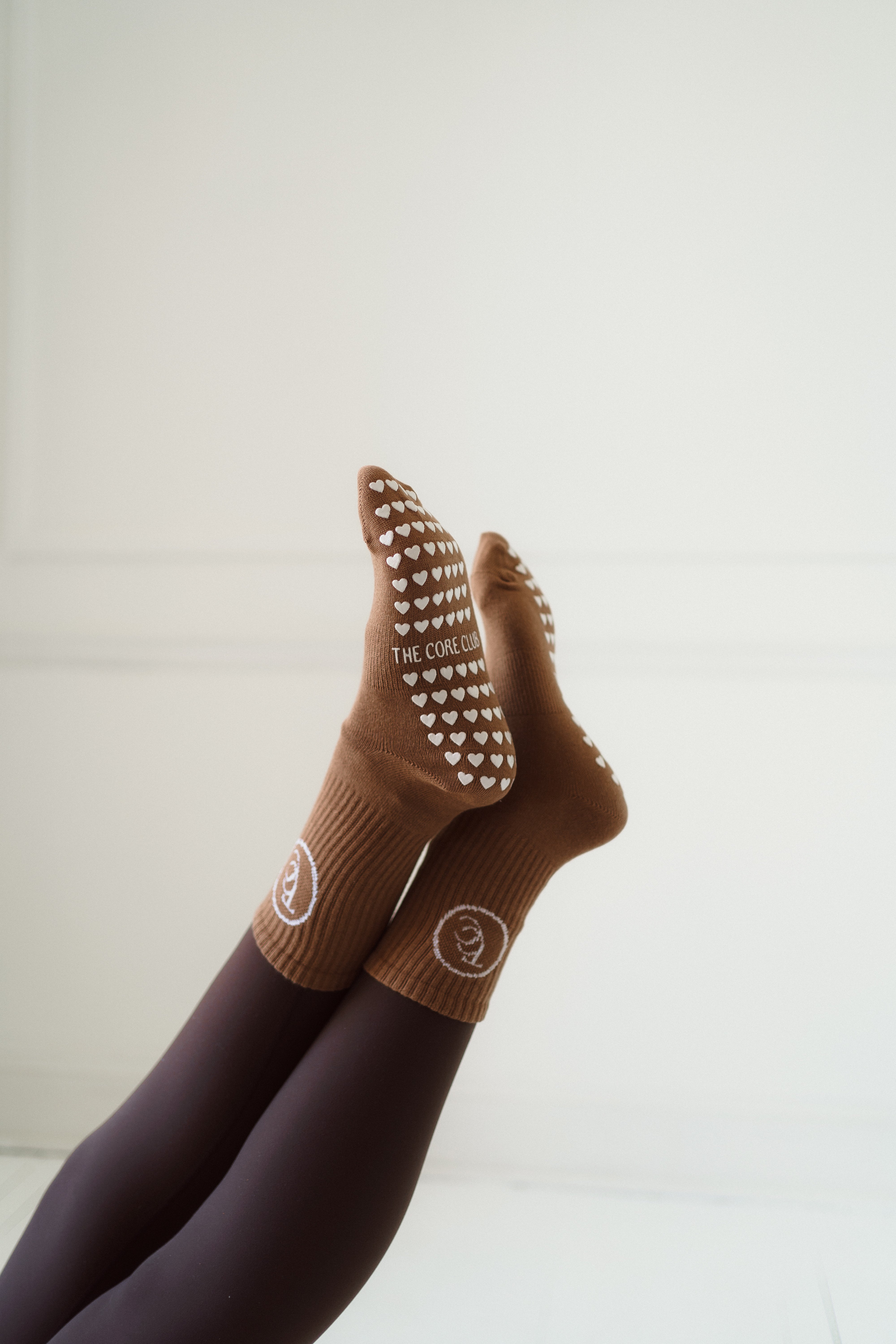 TCC Original Round Logo Grip Socks –  tan with white heart grips