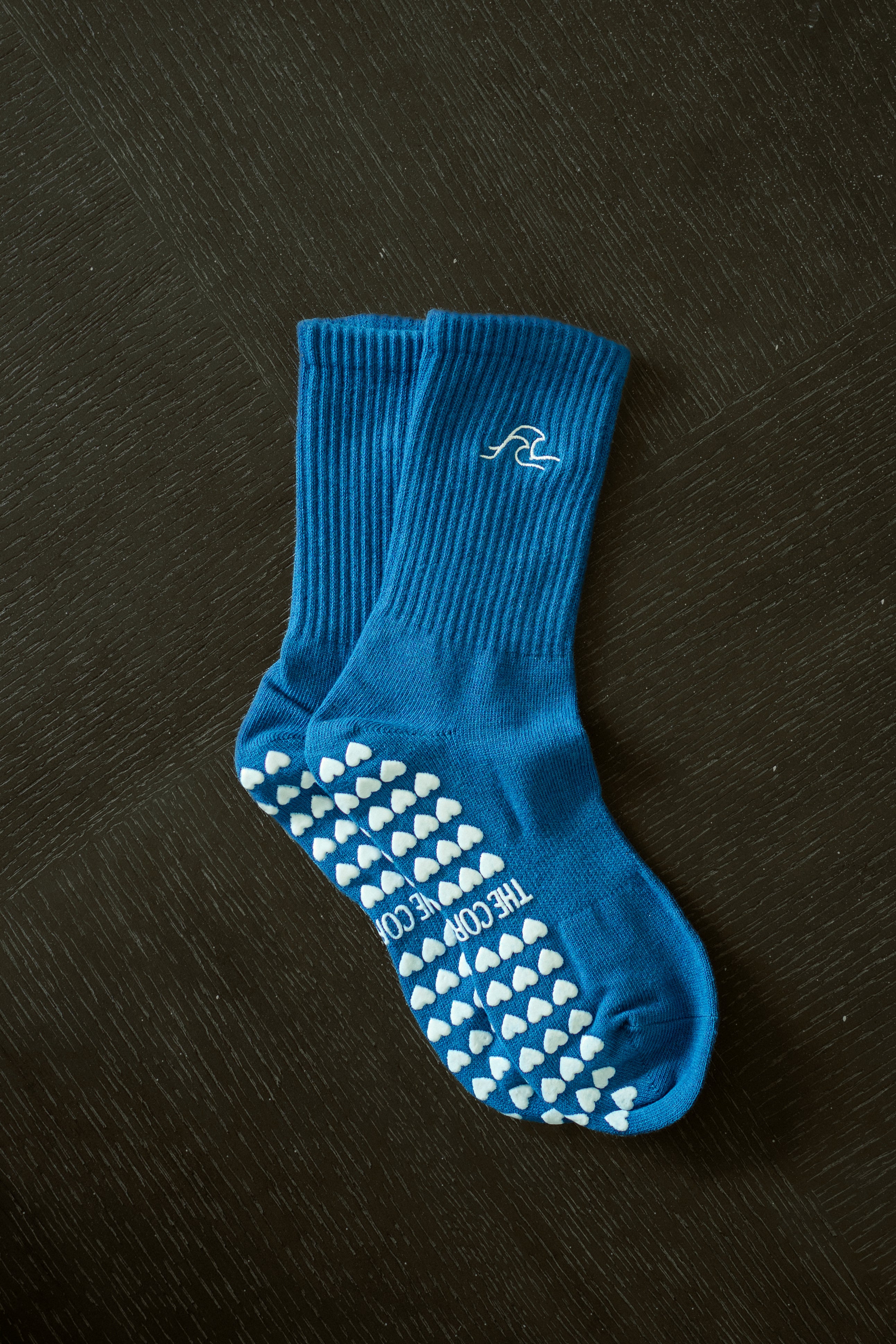 core club TCC Blue Coastal Wave Pilates & Barre Grip socks with white heart grips